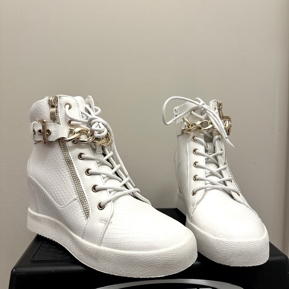 shoedazzle wedge sneakers